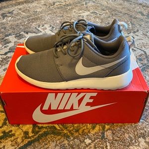 Women’s Nike Rose One’s